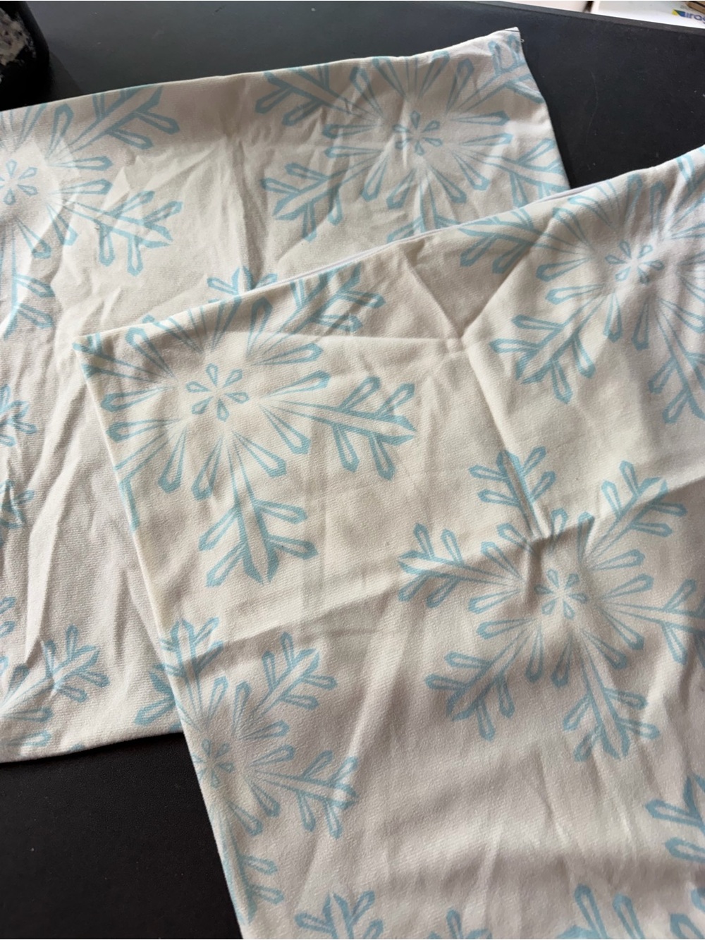 (Sale $5) 4pc blue & white Snowflake Print Pillow covers